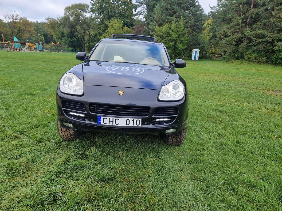 Porsche Cayenne 2006 — rear view
