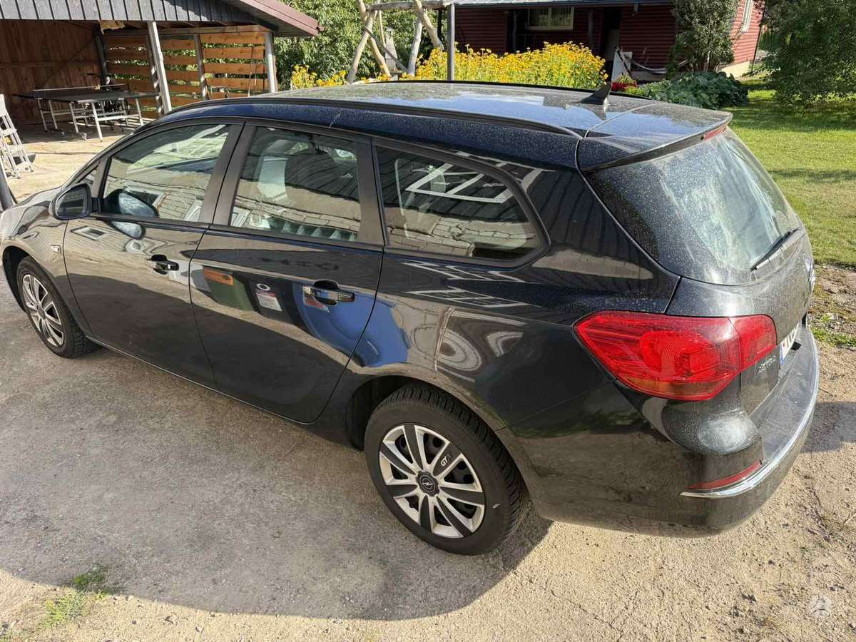 Opel Astra 2015 — photo 11