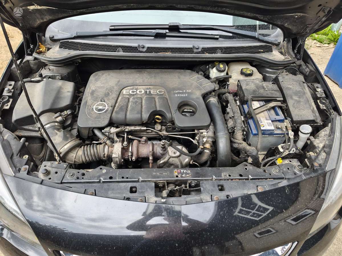 Opel Astra 2015 — photo 12