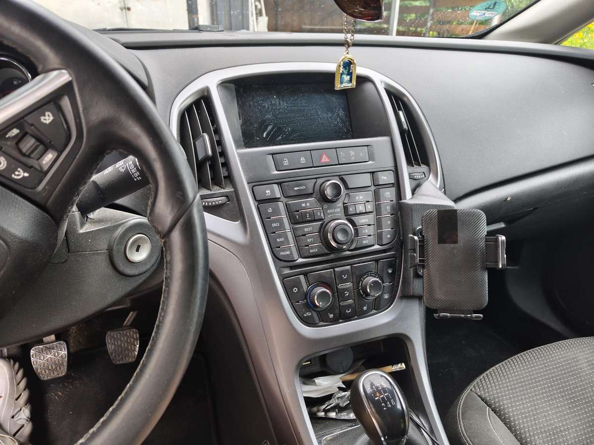 Opel Astra 2015 — photo 14
