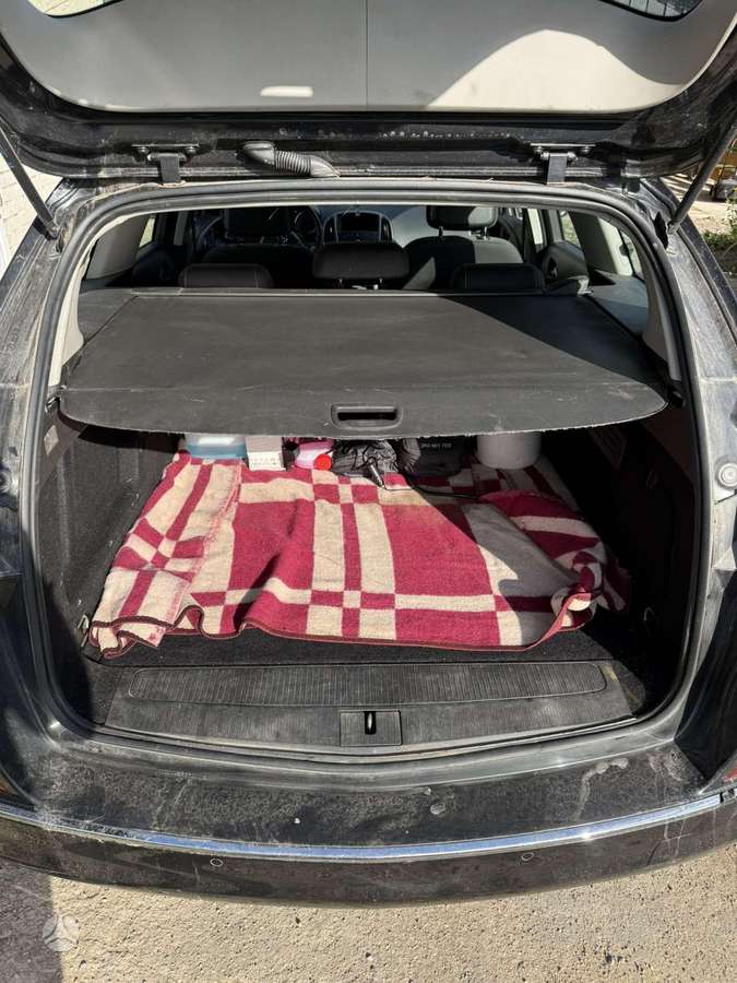 Opel Astra 2015 — photo 8