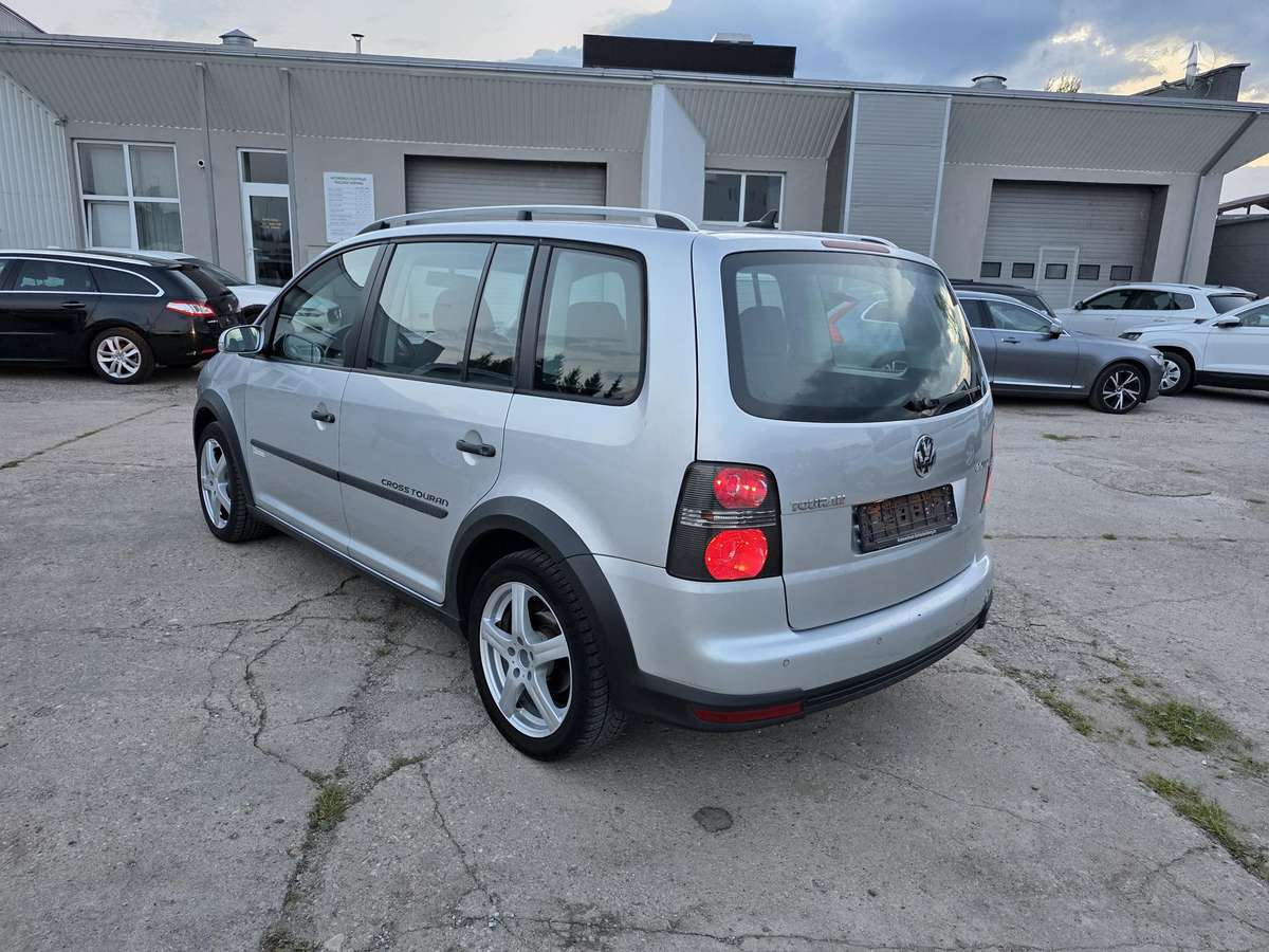 Volkswagen Cross 2007 — interior