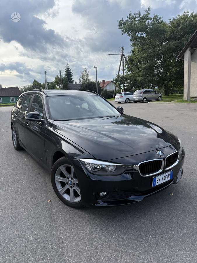 BMW 320 2014 — interior