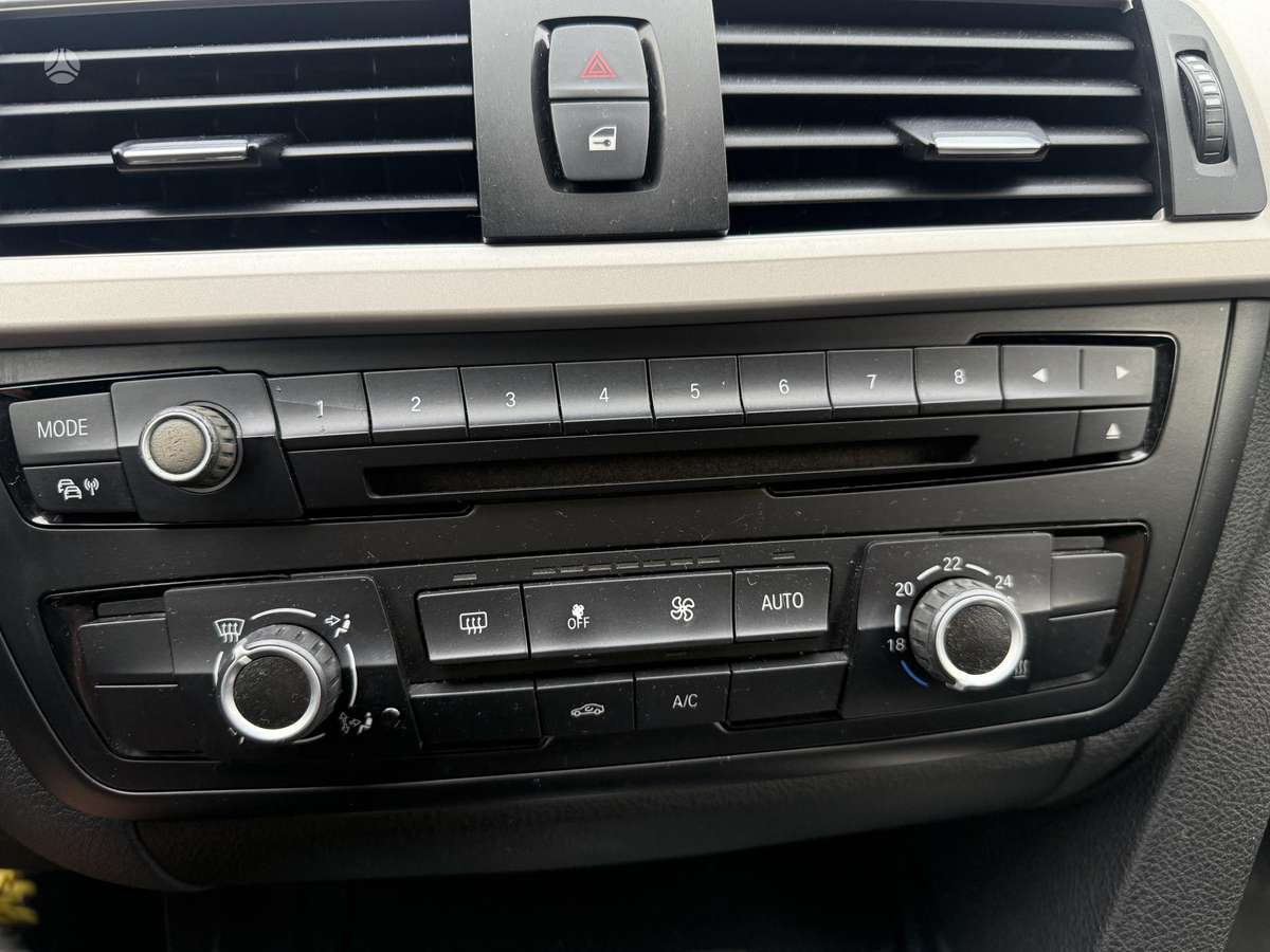 BMW 320 2014 — photo 9