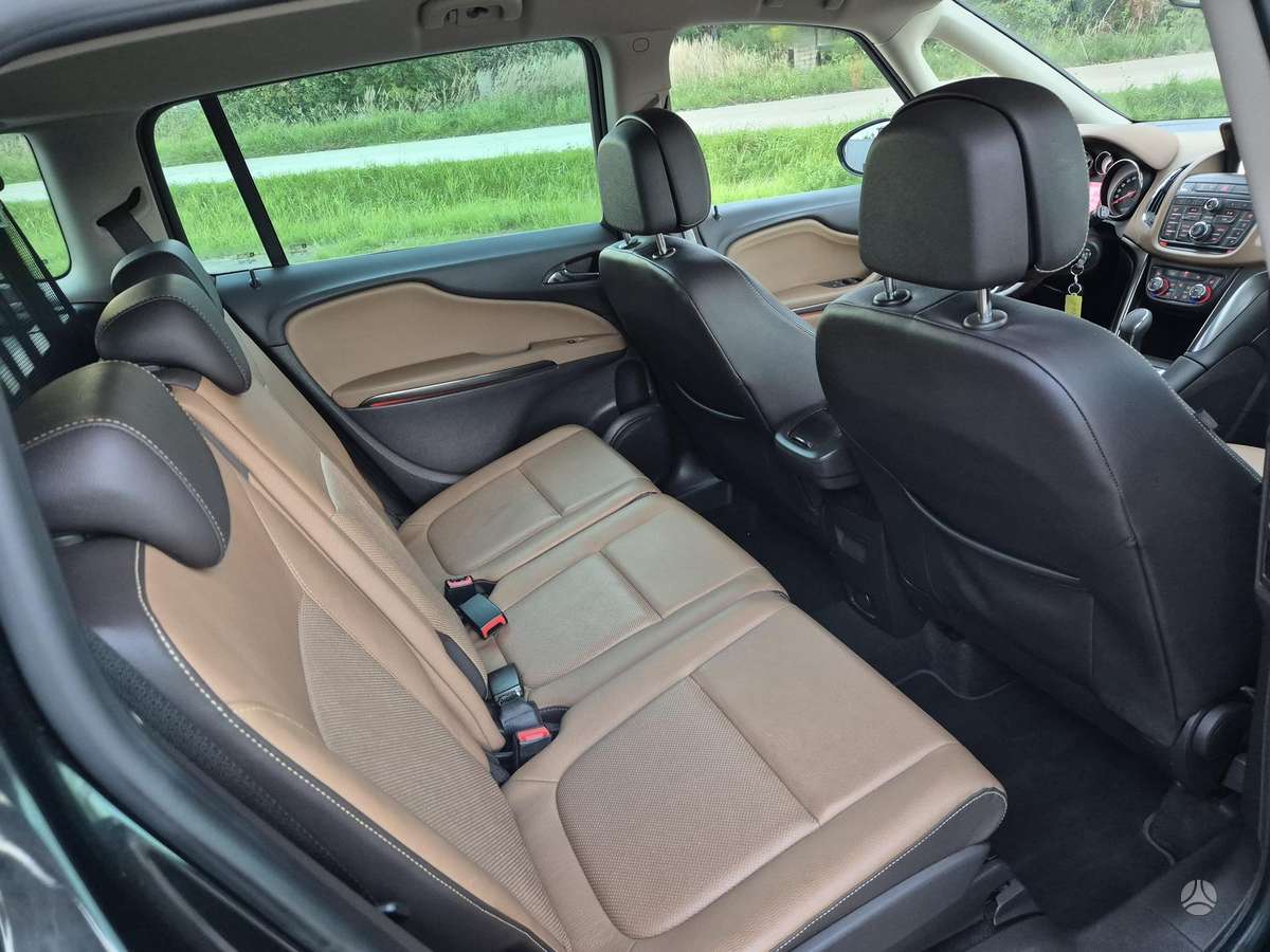 Opel Zafira 2013 — photo 12