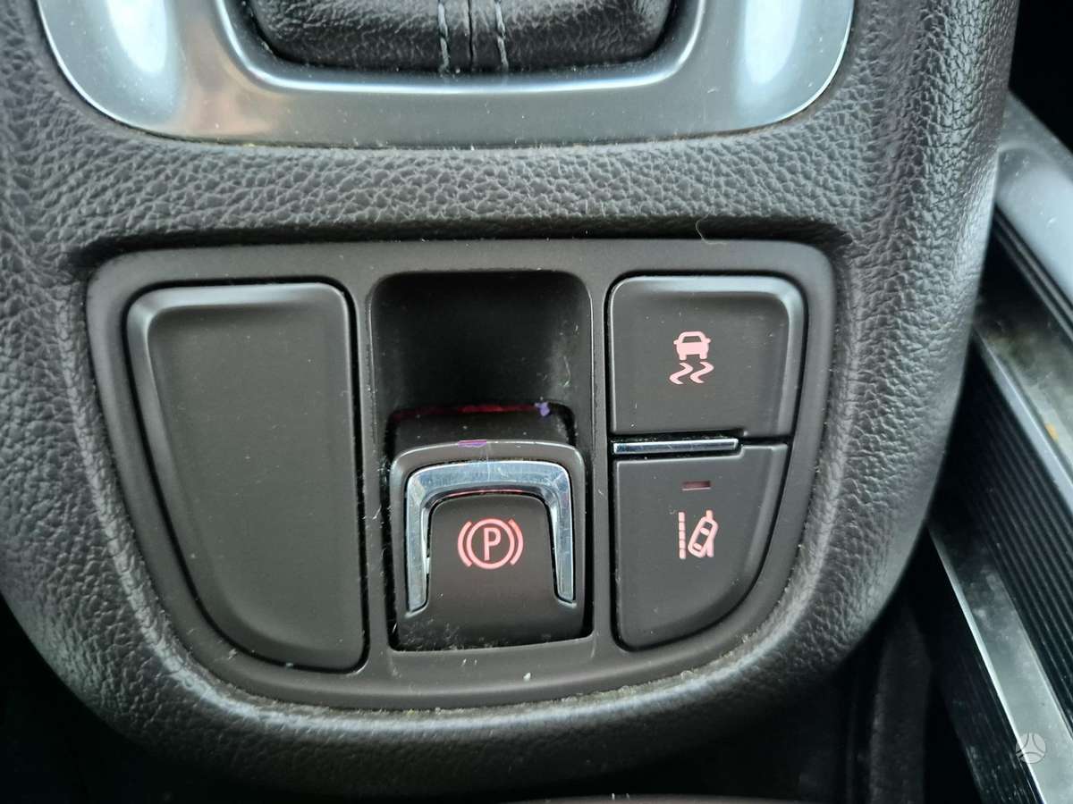 Opel Zafira 2013 — photo 20