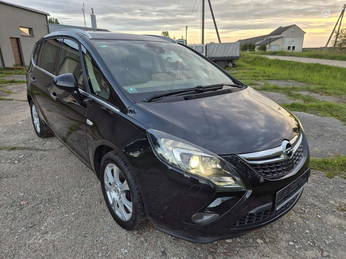 Opel Zafira 2013 — engine 2000 cm³, 165 HP (121kW)
