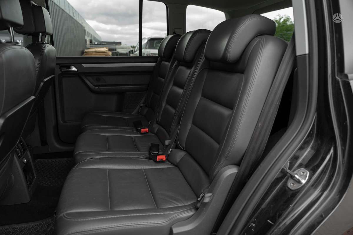 Volkswagen Touran 2013 — photo 16