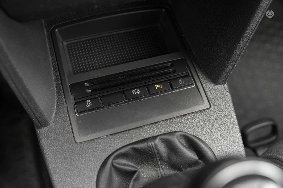 Volkswagen Touran 2013 — photo 26
