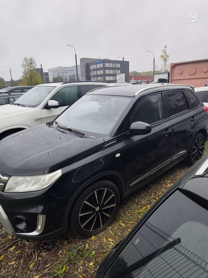 Suzuki Vitara 2015 — салон
