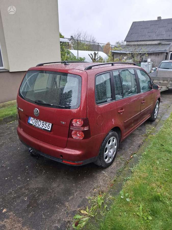 Volkswagen Touran 2007 — вигляд ззаду