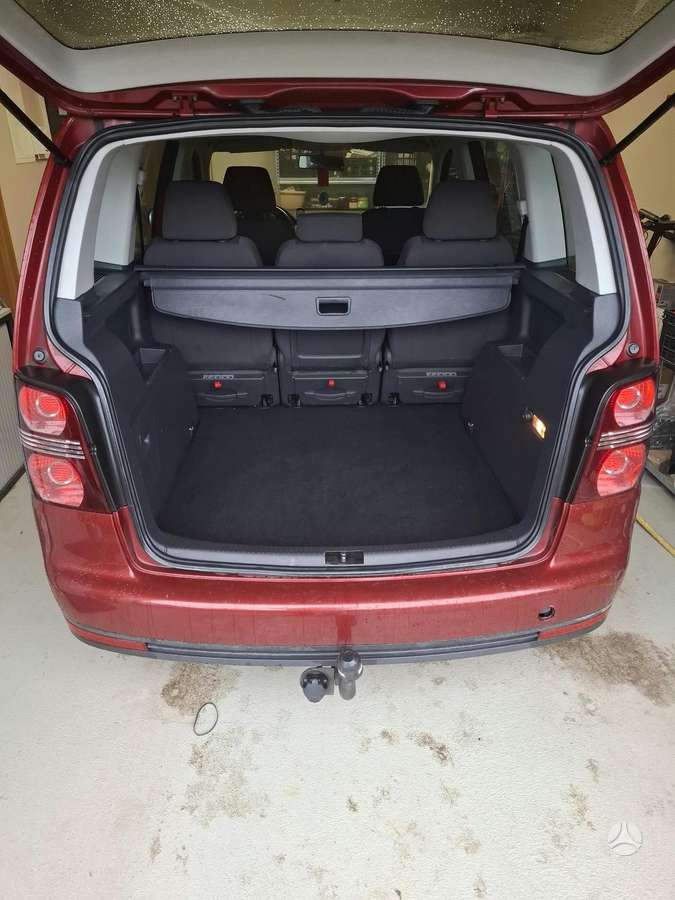 Volkswagen Touran 2007 — салон