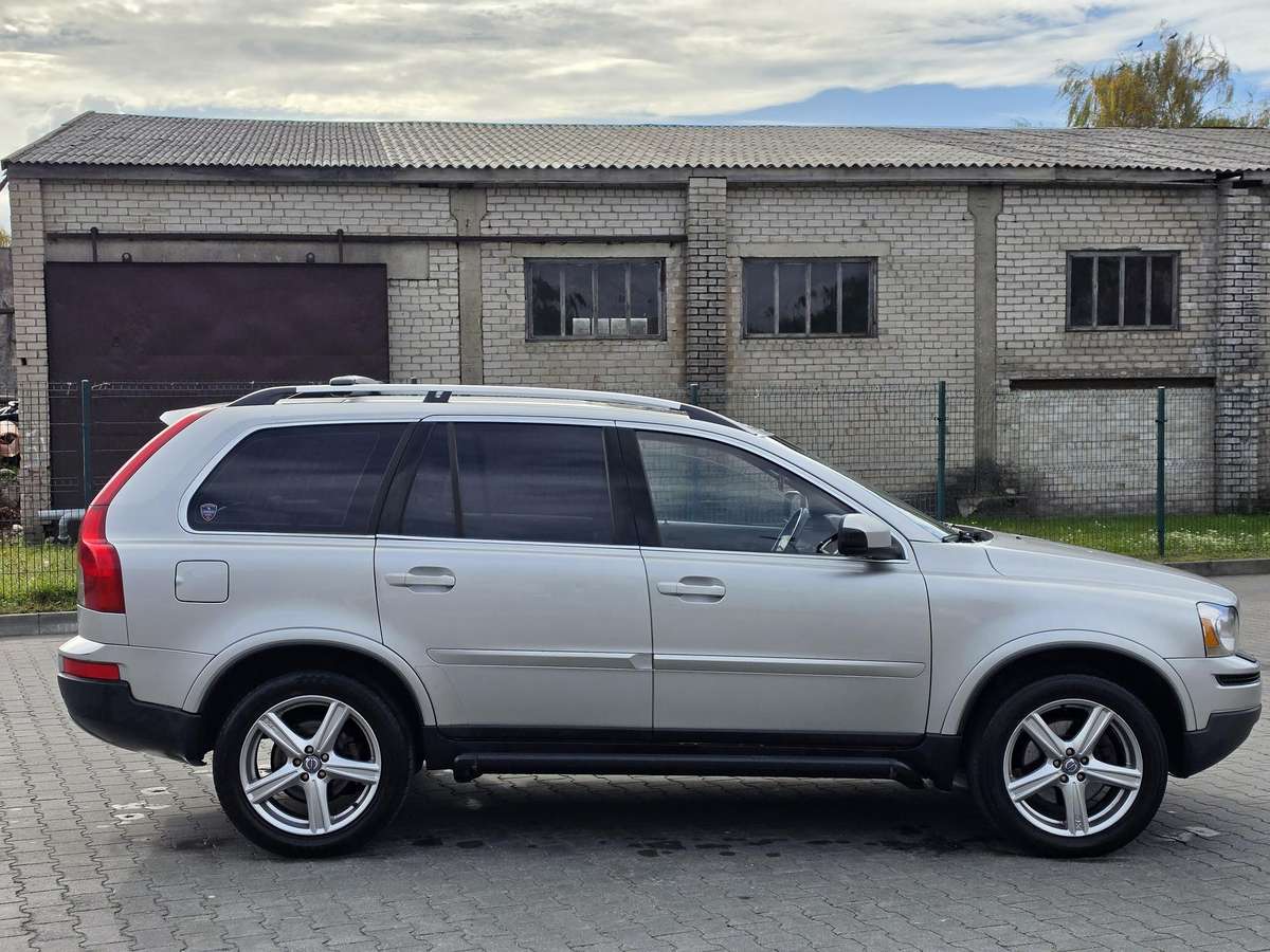 Volvo XC90 2008 — engine 2400 cm³, 185 HP (136kW)