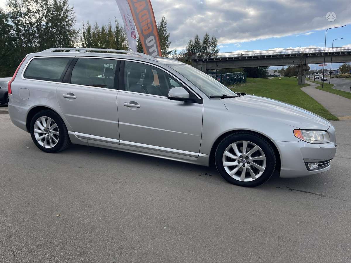 Volvo V70 2013 — салон