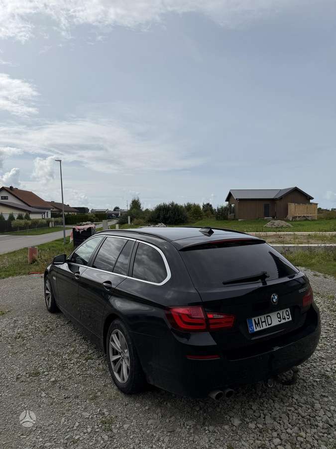 BMW 520 2013 — салон