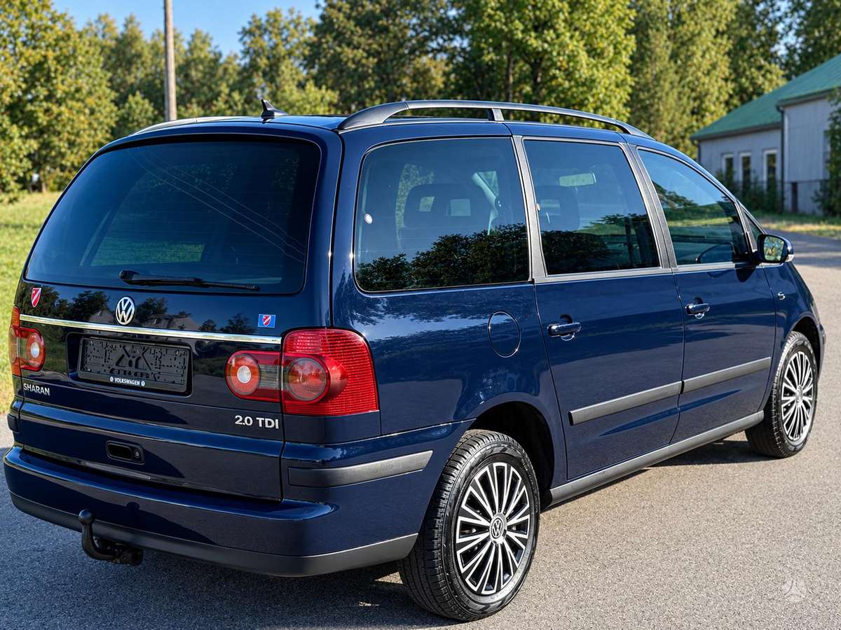 Volkswagen Sharan 2010 — engine 1968 cm³, 140 HP (103kW)