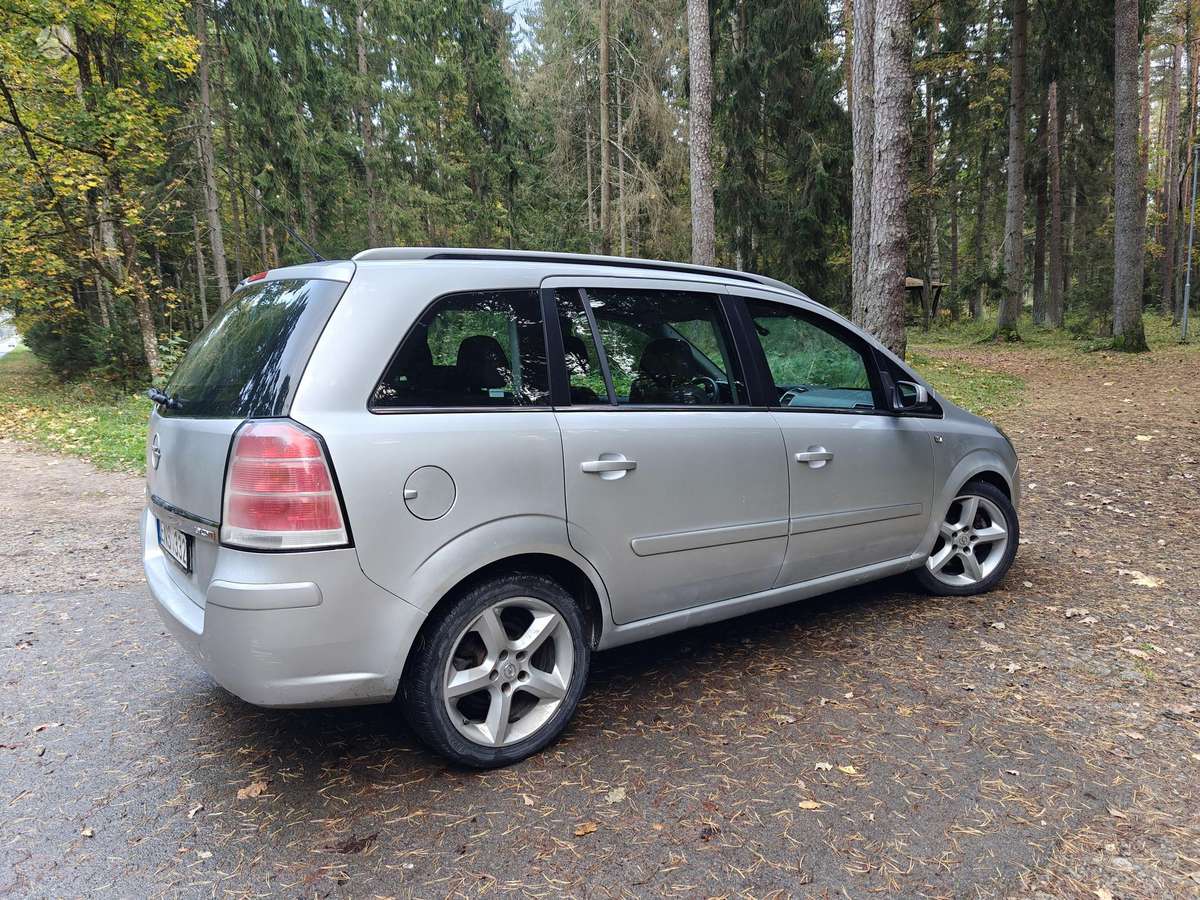Opel Zafira 2006 — engine 1910 cm³, 150 HP (110kW)