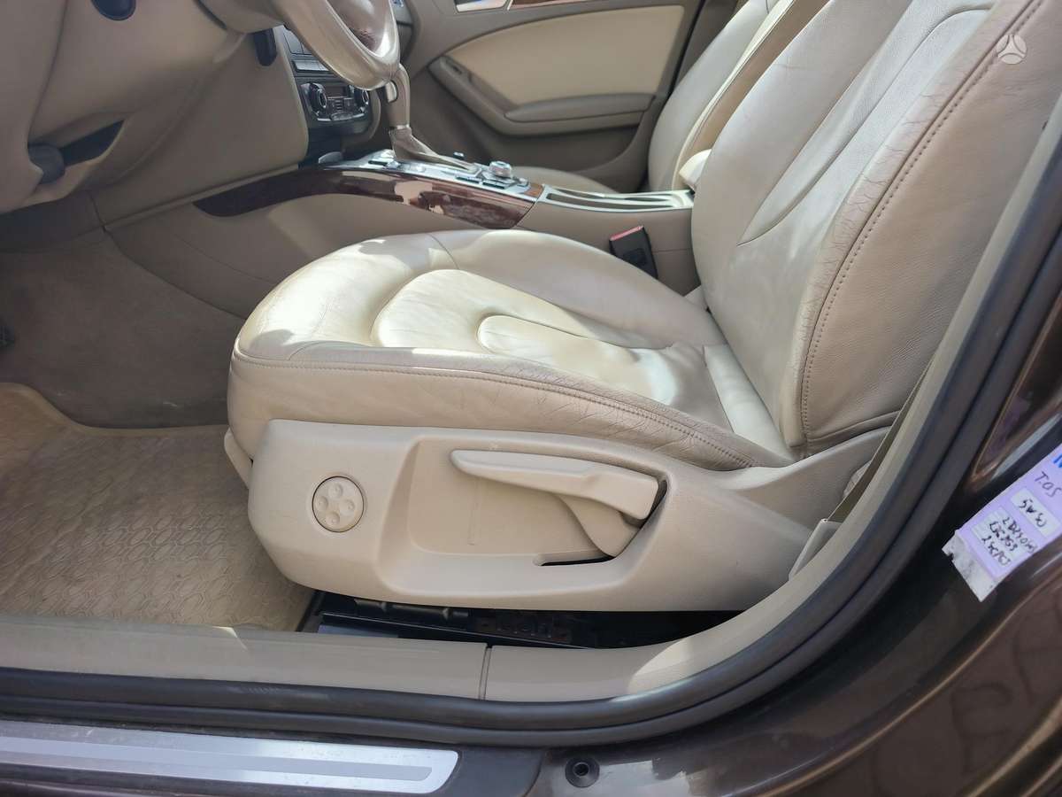 Audi A4 2011 — photo 11