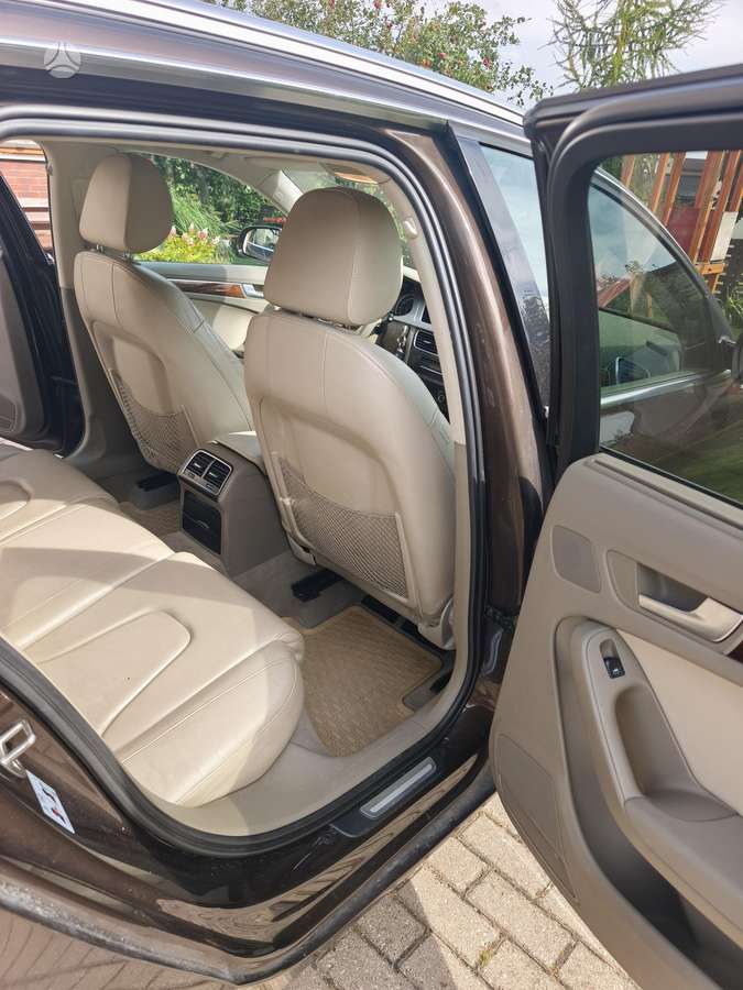 Audi A4 2011 — photo 16