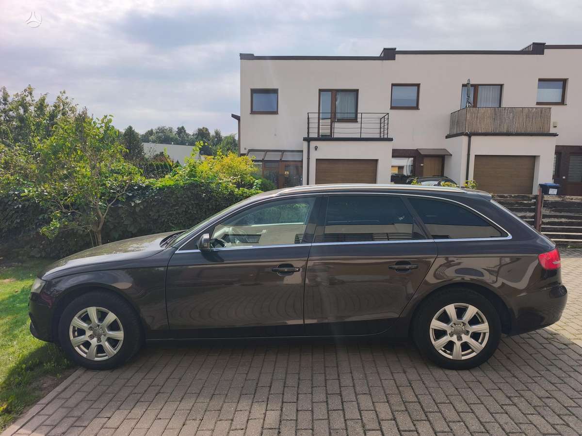 Audi A4 2011 — photo 5
