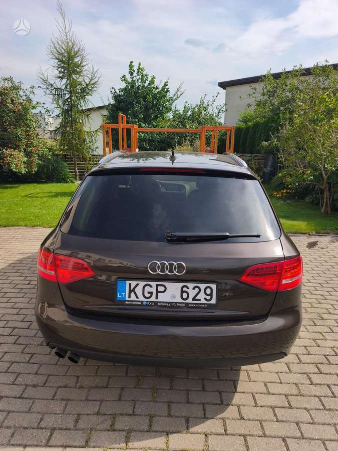 Audi A4 2011 — photo 7