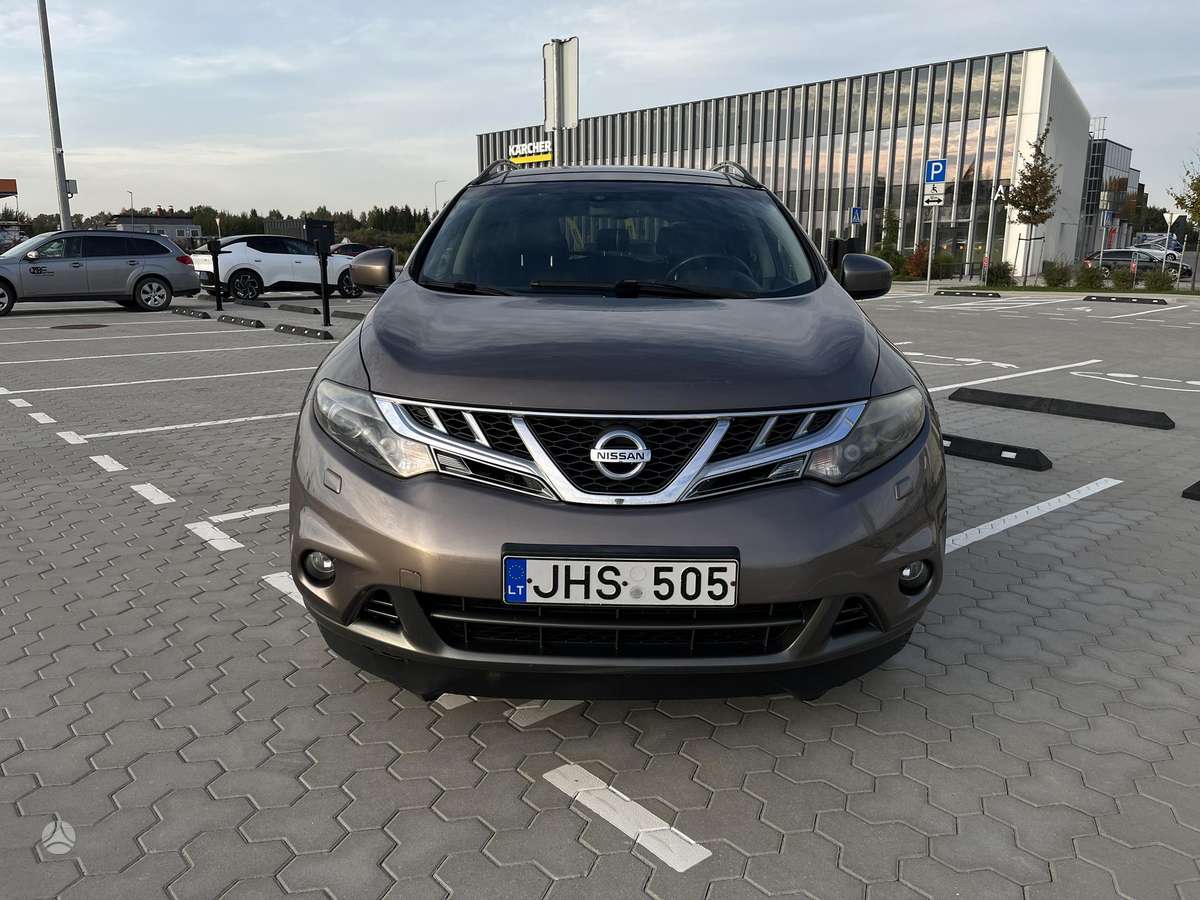 Nissan Murano 2010 — rear view