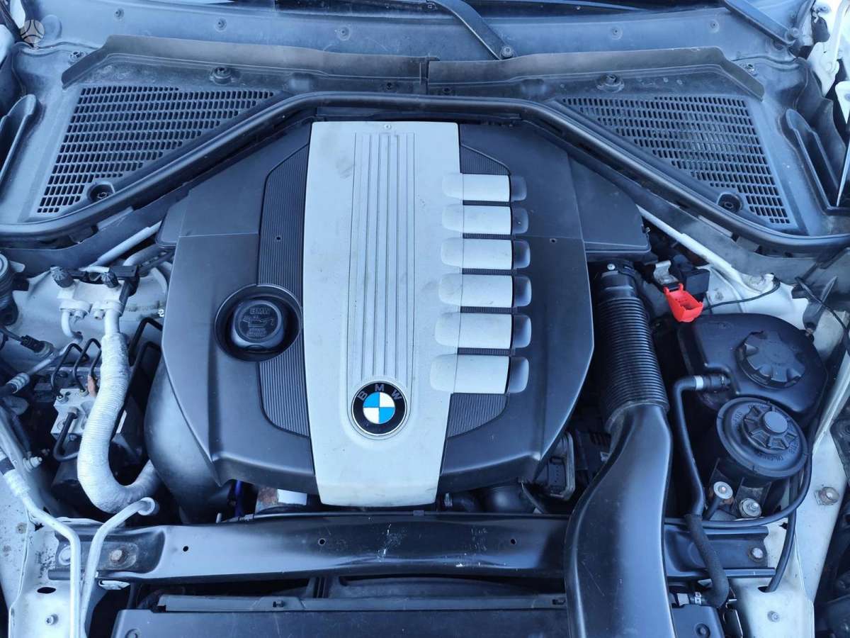 BMW X5 2008 — photo 11