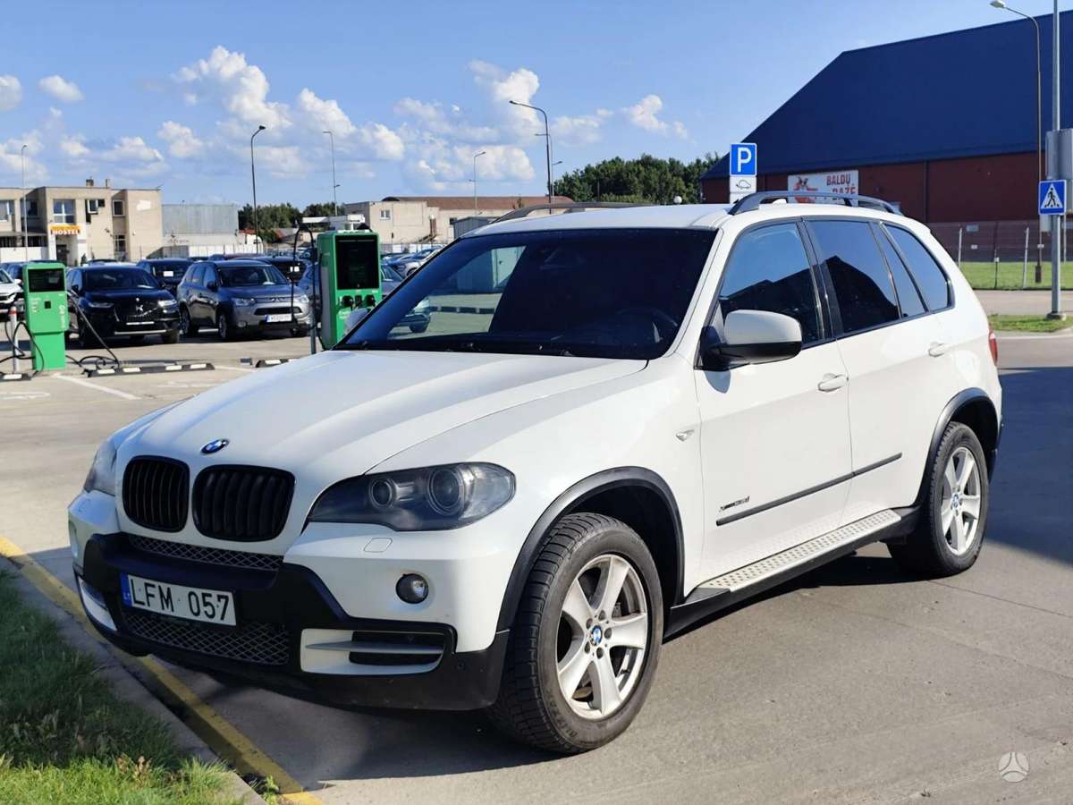 BMW X5 2008 — interior