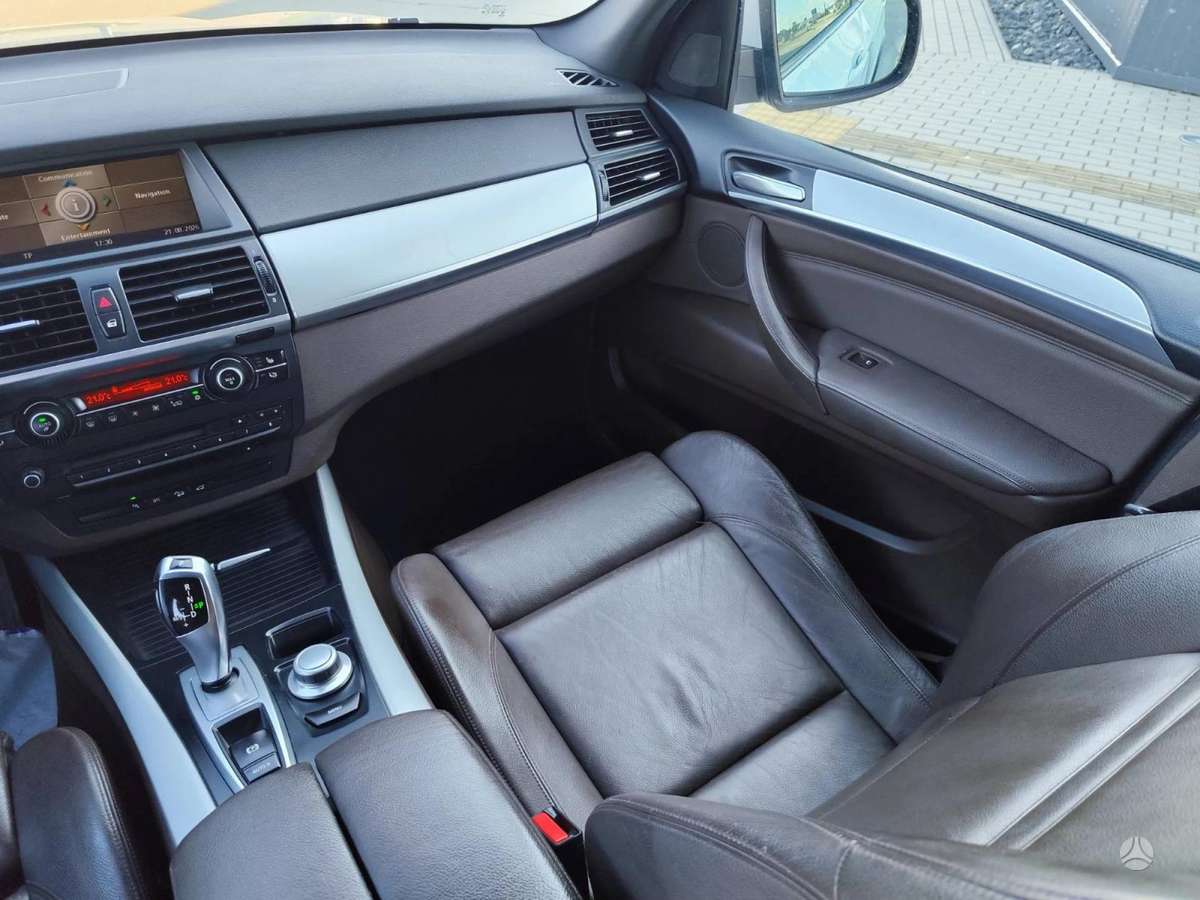 BMW X5 2008 — photo 8