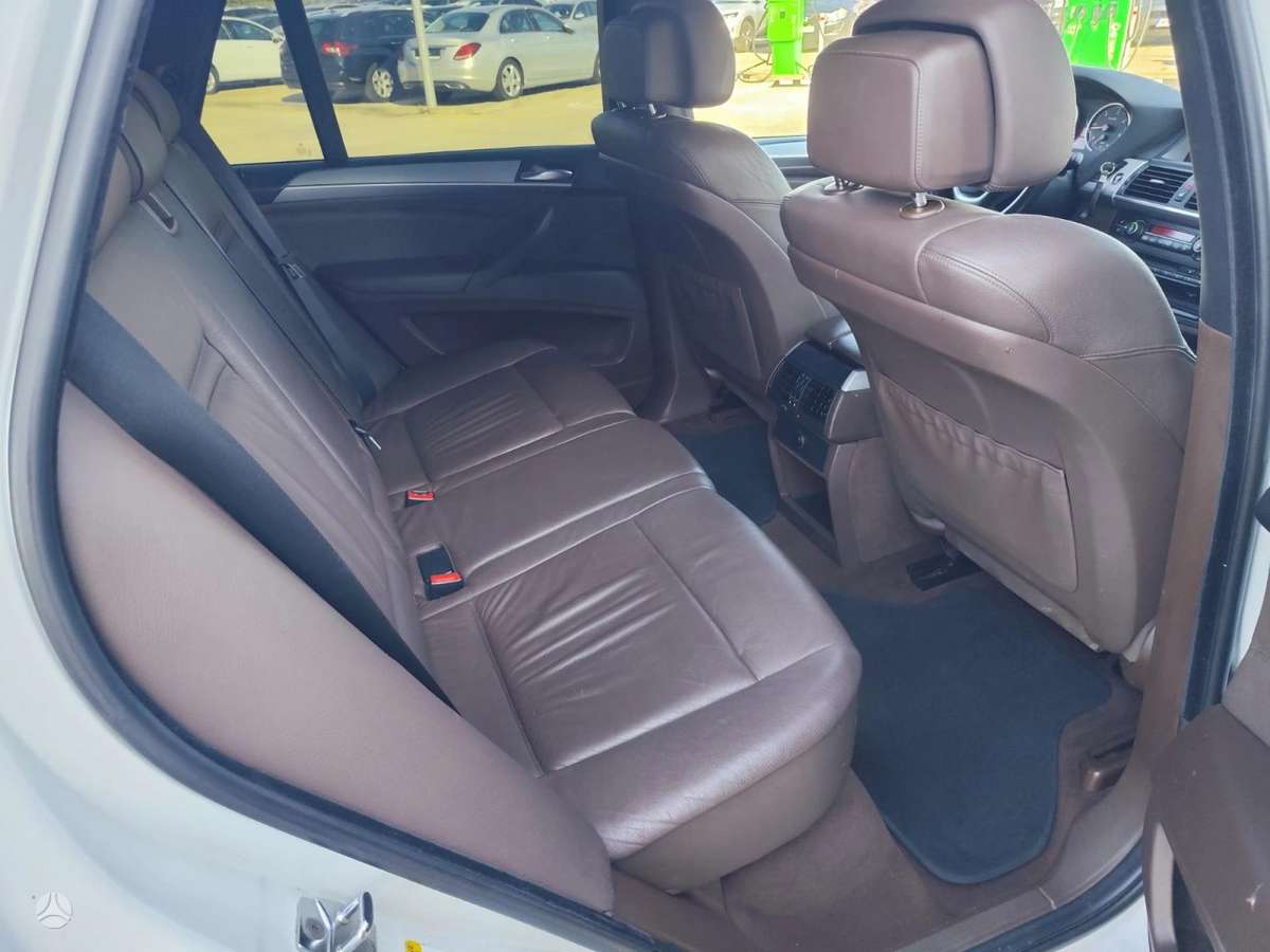 BMW X5 2008 — photo 9