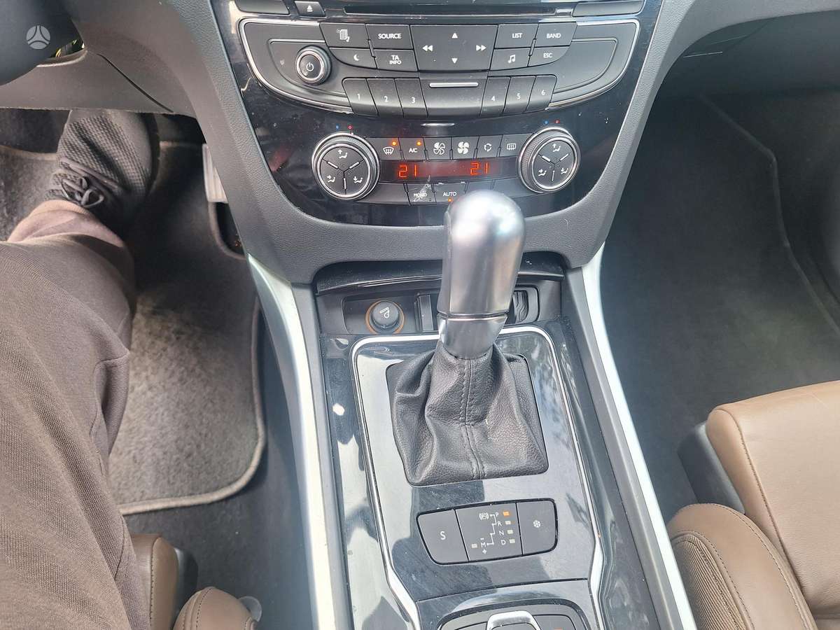 Peugeot 508 2011 — photo 19