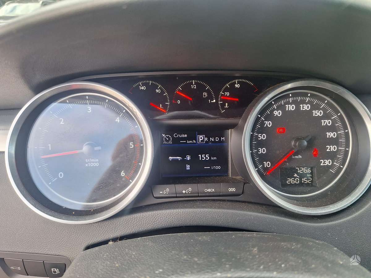 Peugeot 508 2011 — photo 22