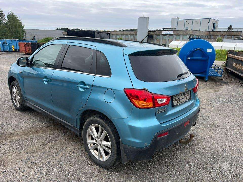 Mitsubishi ASX 2012 — interior