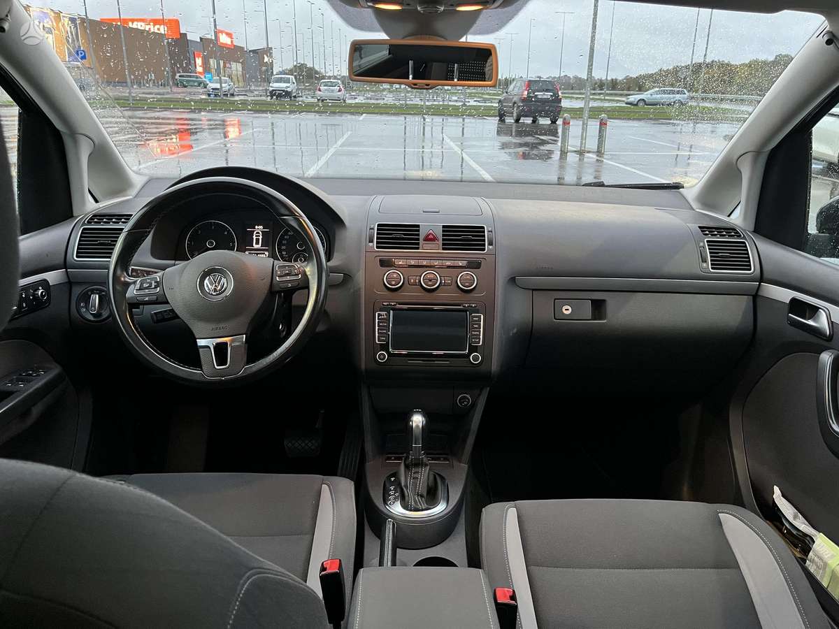 Volkswagen Touran 2014 — photo 13