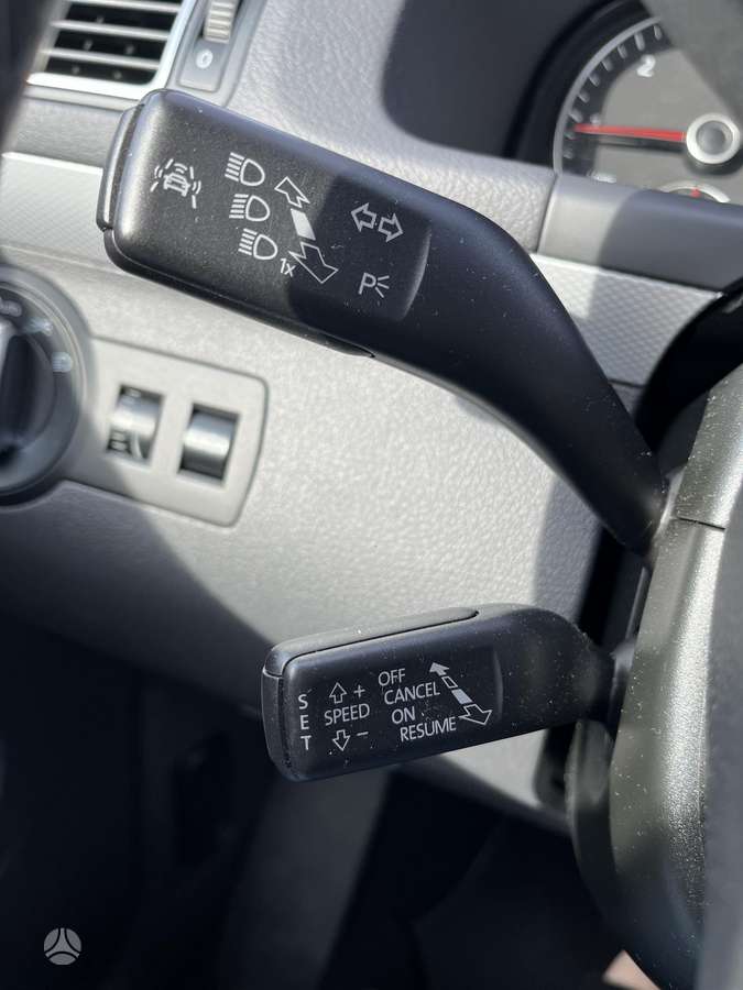 Volkswagen Touran 2014 — photo 14