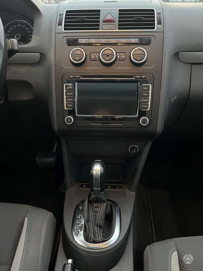 Volkswagen Touran 2014 — photo 15