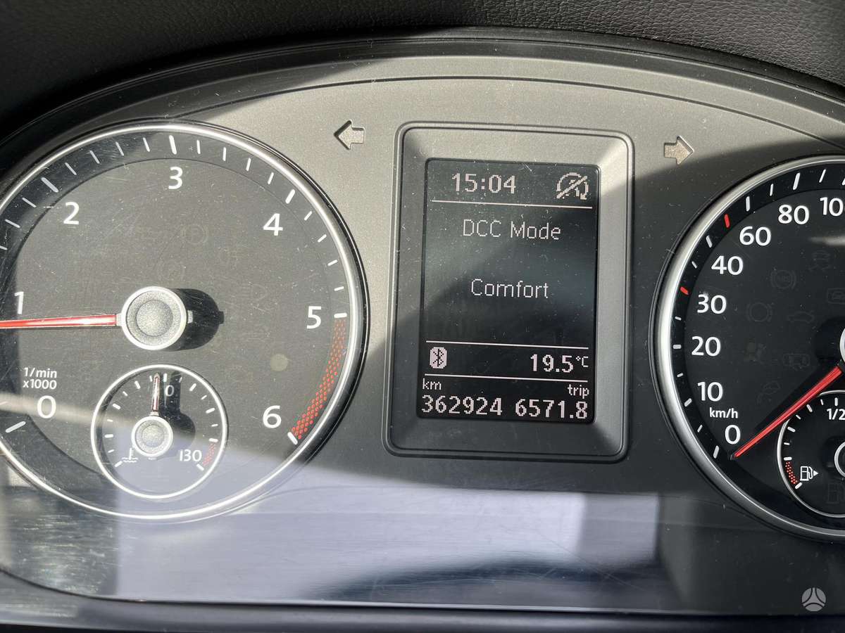 Volkswagen Touran 2014 — photo 19