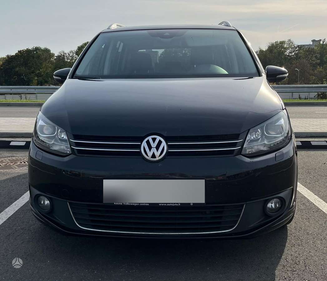 Volkswagen Touran 2014 — rear view