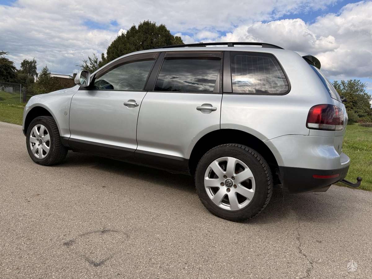 Volkswagen Touareg 2009 — photo 8