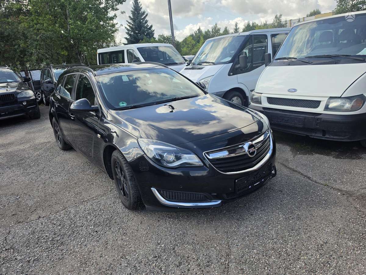 Opel Insignia 2015 — rear view