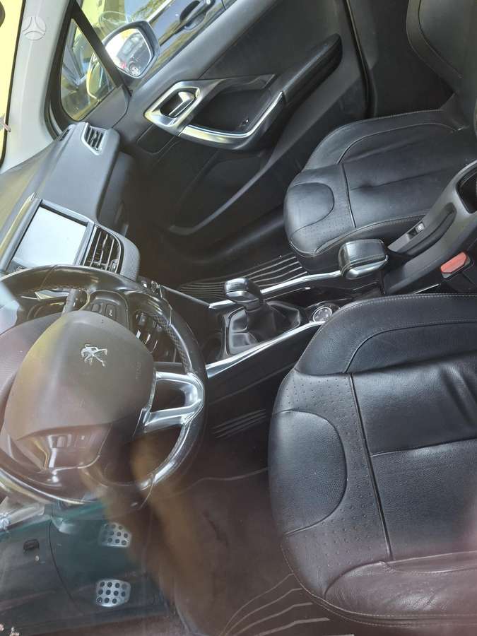 Peugeot 2008 2014 — photo 7