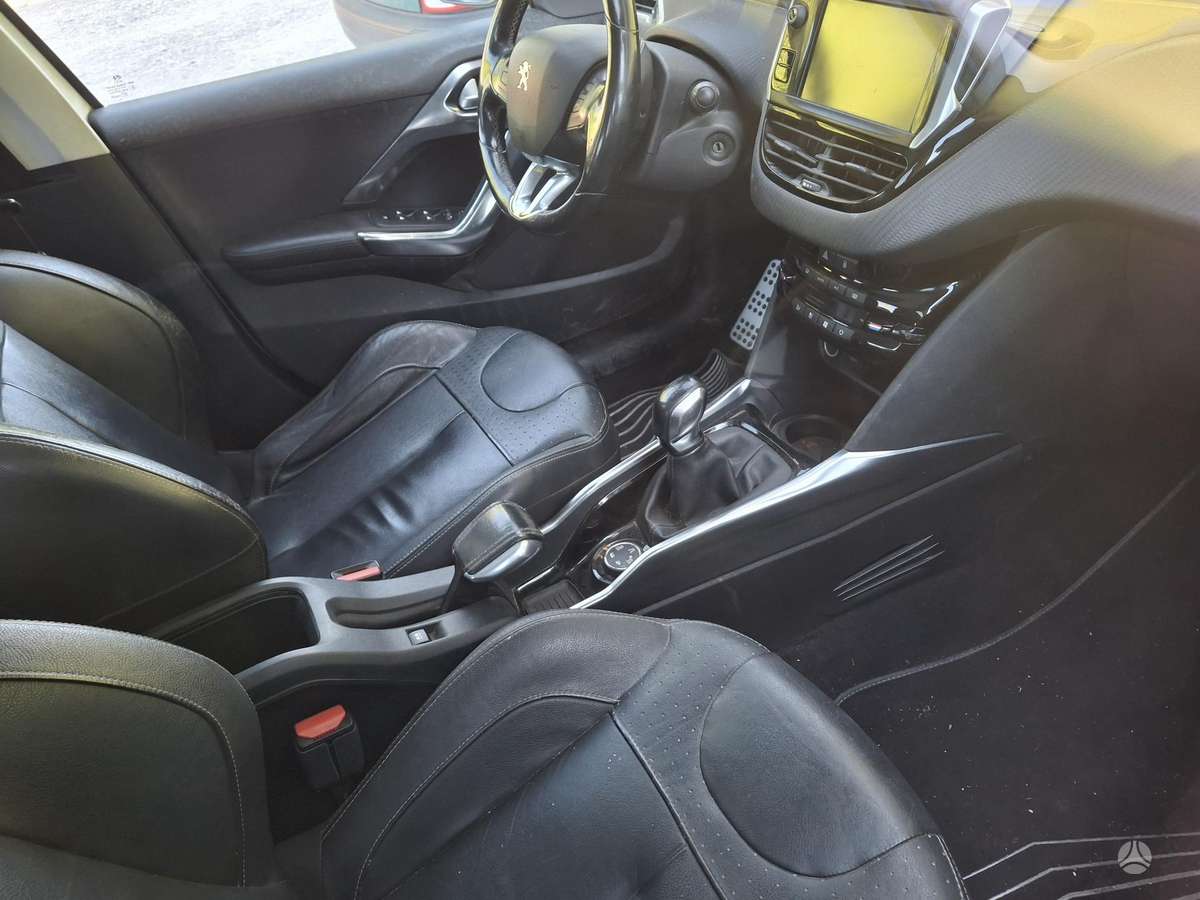 Peugeot 2008 2014 — photo 8