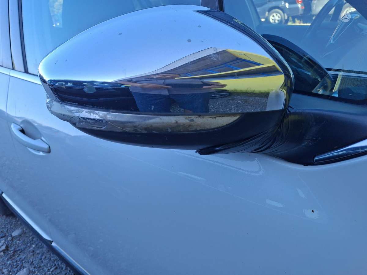 Peugeot 2008 2014 — photo 9