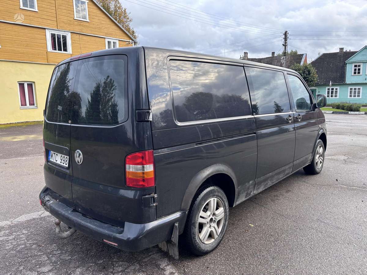 Volkswagen Kombi 2008 — engine 2500 cm³, 174 HP (128kW)