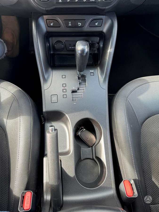 Hyundai ix35 2014 — interior
