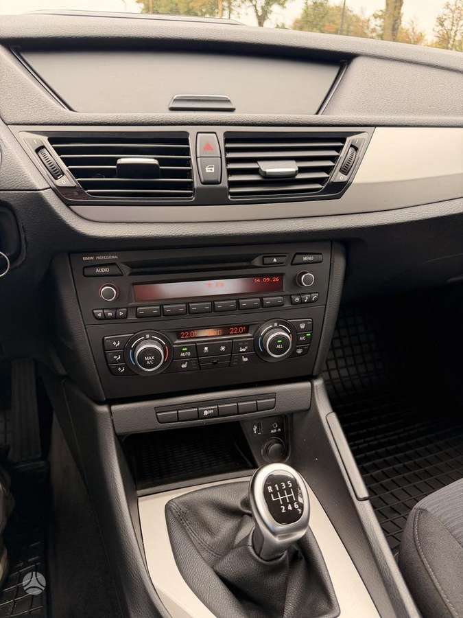 BMW X1 2014 — photo 10