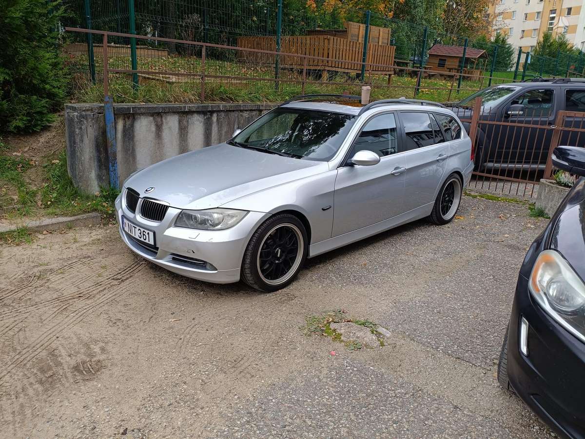 BMW 330 2007 — photo 16