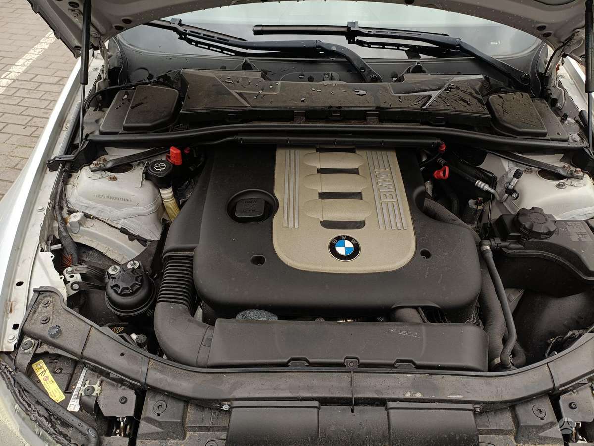 BMW 330 2007 — photo 17