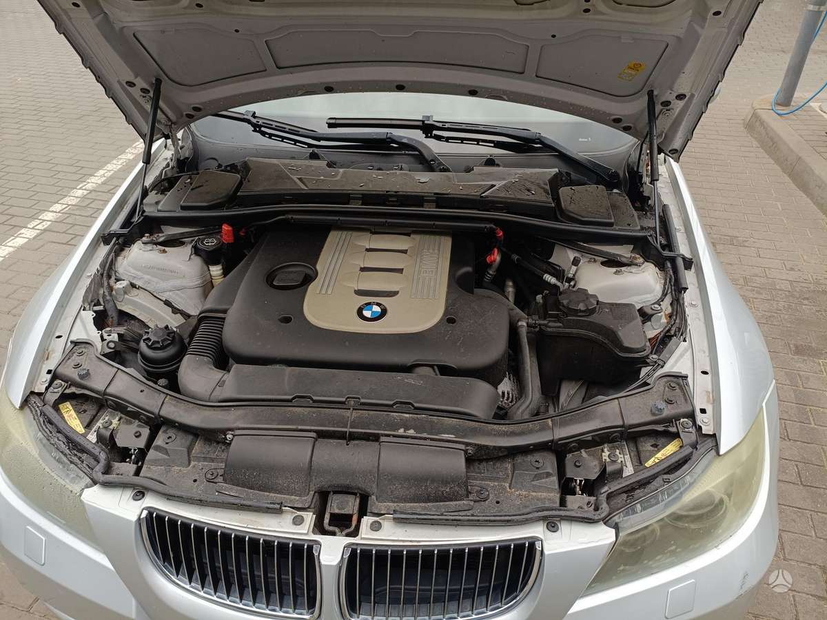 BMW 330 2007 — photo 18