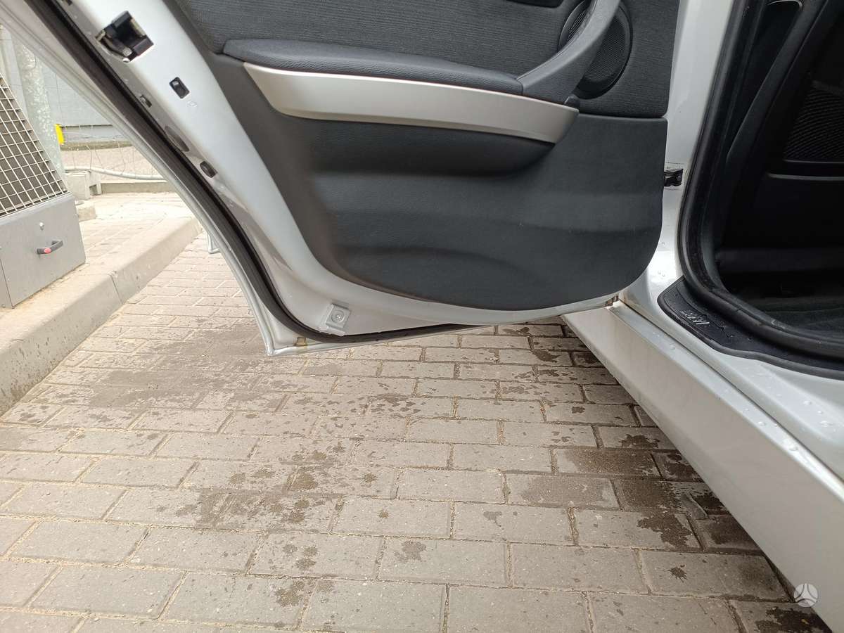 BMW 330 2007 — photo 21
